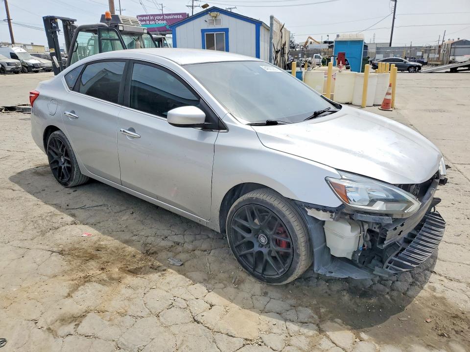 Photo 4 from auction – 2017 NISSAN SENTRA with VIN 3N1AB7AP1HL636365