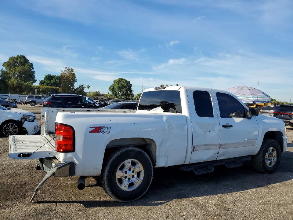 Снимка 3 от търг – 2007 CHEVROLET SILVERADO с VIN 2GCEK19J271711926