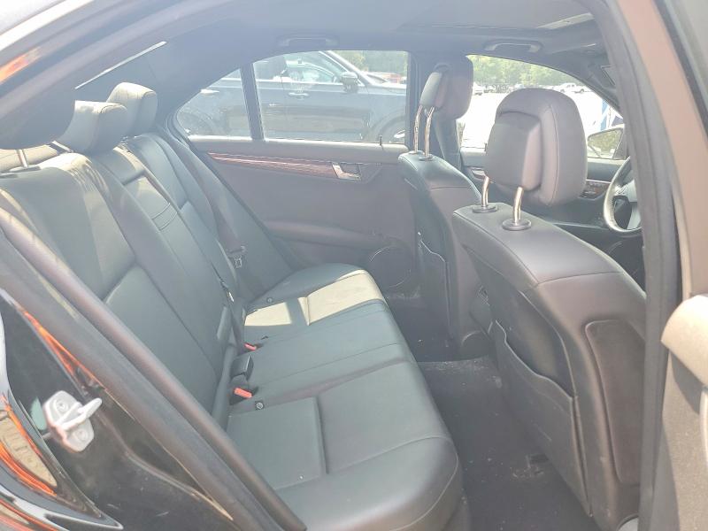 Photo 10 from auction – 2011 MERCEDES-BENZ C with VIN WDDGF8BB9BR151840