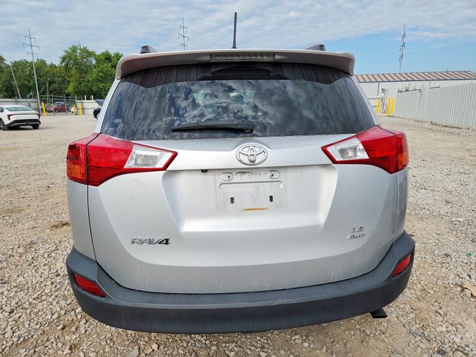 Photo 6 from auction – 2015 TOYOTA RAV4 with VIN JTMBFREVXFD117831