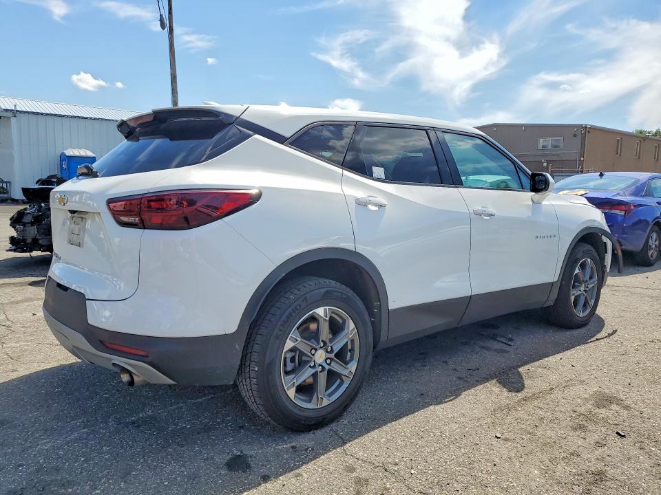 Photo 3 from auction – 2023 CHEVROLET BLAZER with VIN 3GNKBHR42PS183631