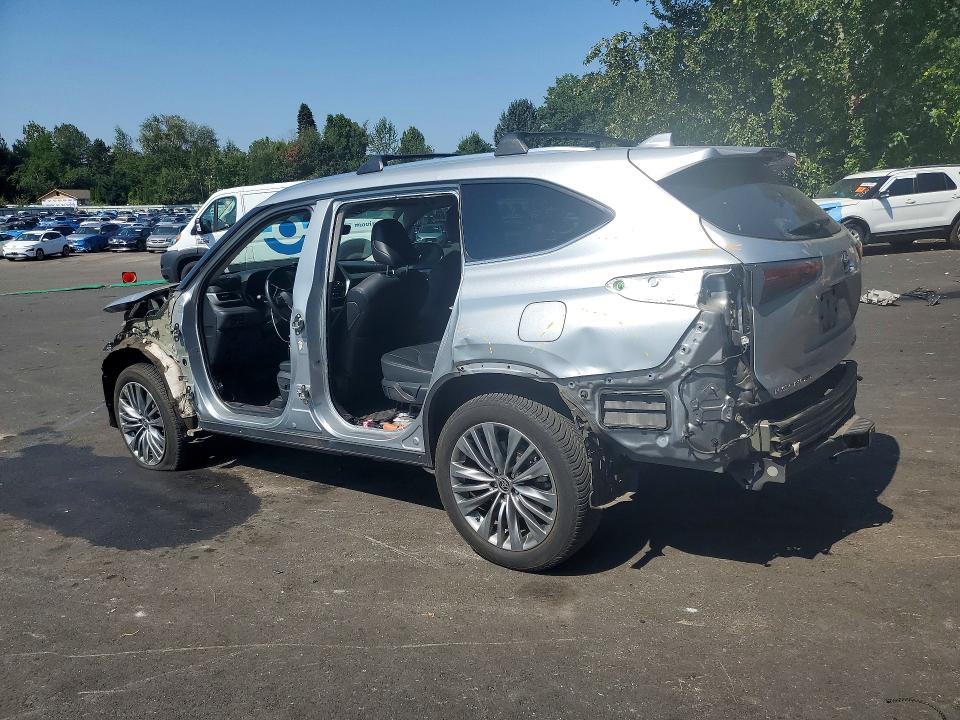 Photo 2 from auction – 2021 TOYOTA HIGHLANDER with VIN 5TDEBRCH5MS065404