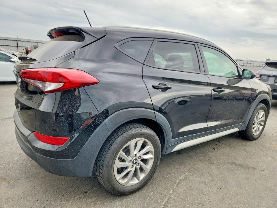 Photo 3 from auction – 2017 HYUNDAI TUCSON with VIN KM8J33A47HU583441