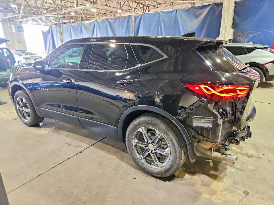 Photo 2 from auction – 2024 CHEVROLET BLAZER with VIN 3GNKBHR49RS221438