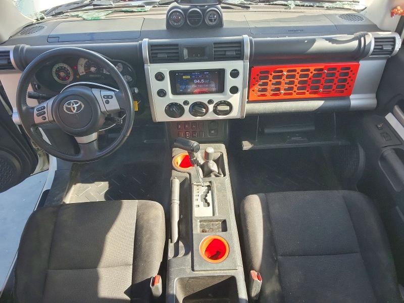 Photo 8 from auction – 2011 TOYOTA FJ CRUISER with VIN JTEBU4BF9BK115978