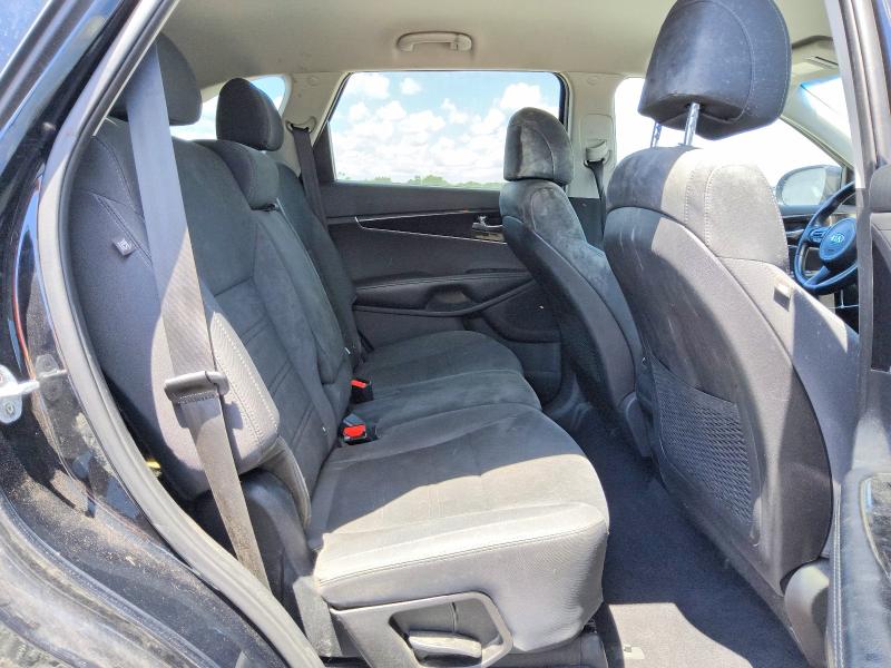 Photo 11 from auction – 2017 KIA SORENTO with VIN 5XYPGDA33HG213315