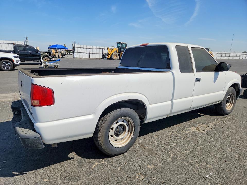Photo 3 from auction – 2003 CHEVROLET S TRUCK with VIN 1GCCS19X638214560