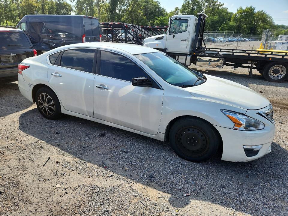 Photo 4 from auction – 2015 NISSAN ALTIMA with VIN 1N4AL3AP1FC221919