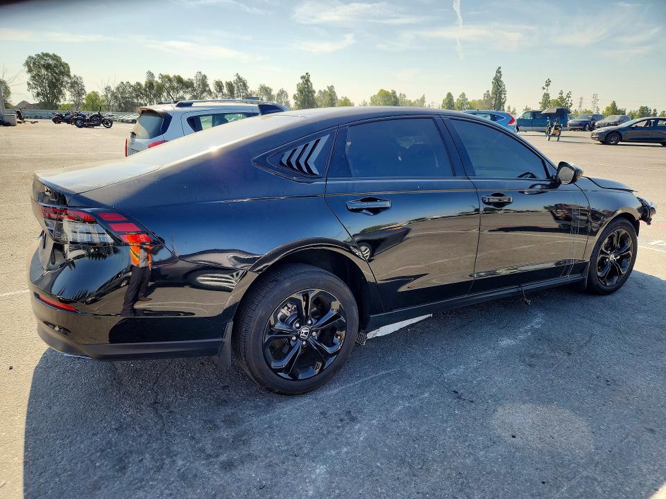 Photo 3 from auction – 2025 HONDA ACCORD with VIN 1HGCY1F47SA024364