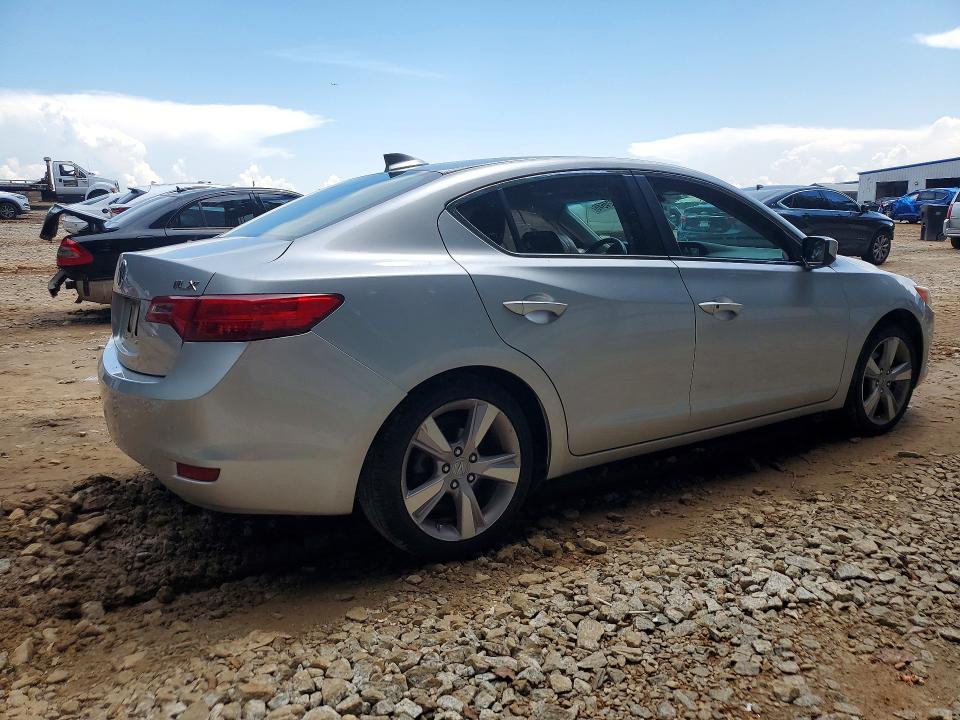 Photo 3 from auction – 2013 ACURA ILX with VIN 19VDE1F74DE011859
