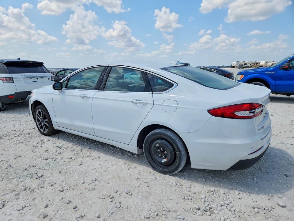 Photo 2 from auction – 2019 FORD FUSION with VIN 3FA6P0CD2KR252572
