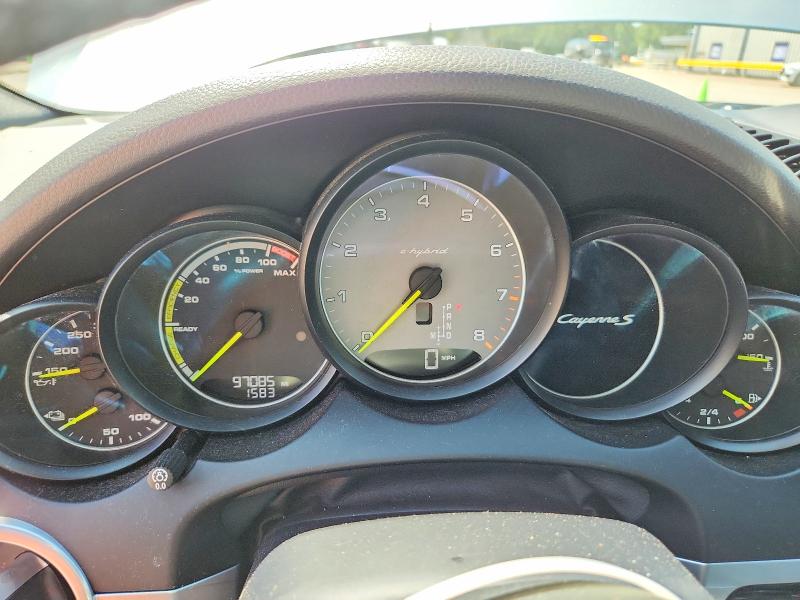 Photo 9 from auction – 2017 PORSCHE CAYENNE with VIN WP1AE2A29HLA74804