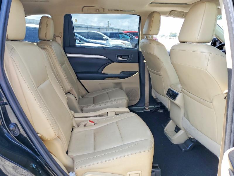 Photo 11 from auction – 2018 TOYOTA HIGHLANDER with VIN 5TDJZRFH7JS531609