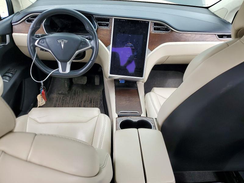 Photo 8 from auction – 2017 TESLA MODEL X with VIN 5YJXCAE2XHF075727