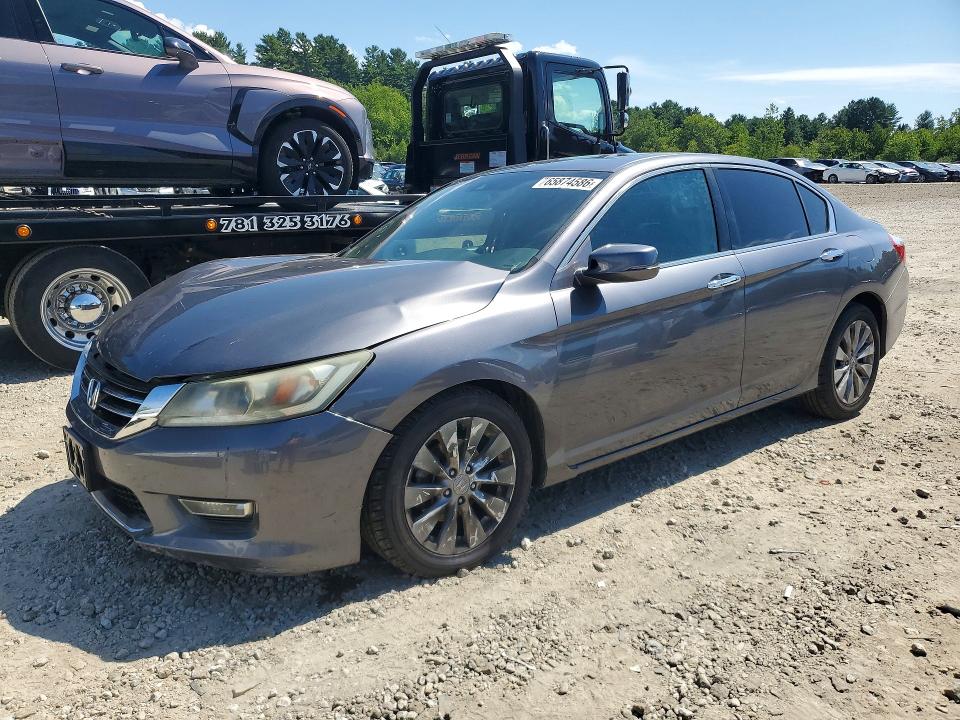 HONDA ACCORD 2013 с VIN 1HGCR3F80DA047211 - Снимка от търг