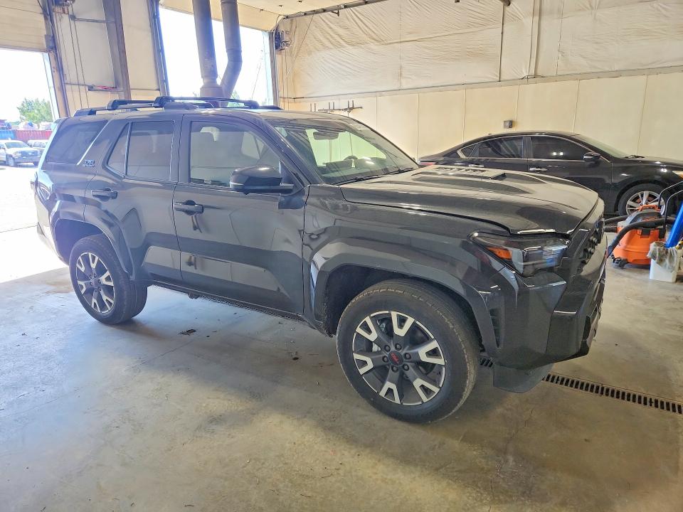 Photo 4 from auction – 2026 TOYOTA 4RUNNER with VIN JTEVA5BR3T5107770