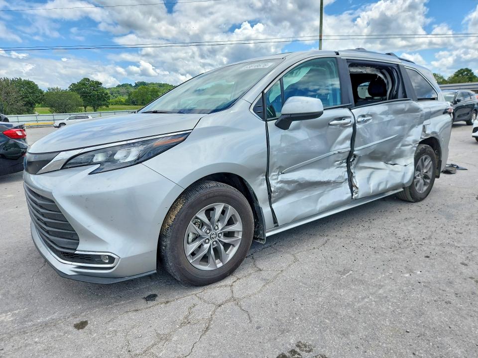 2024 TOYOTA SIENNA - Търг №63818676