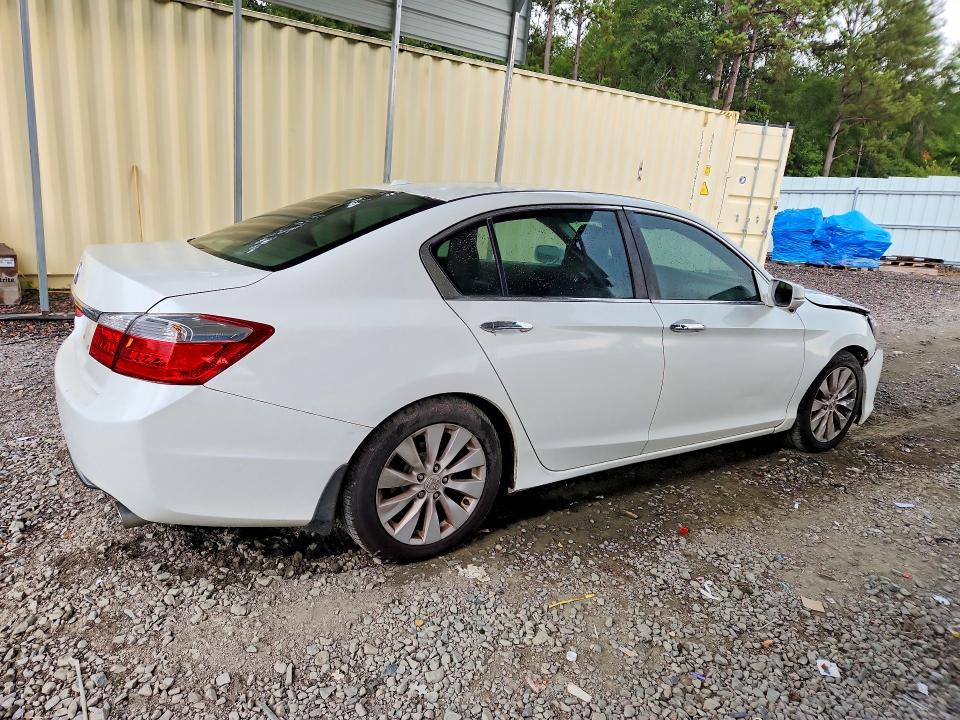 Photo 3 from auction – 2014 HONDA ACCORD with VIN 1HGCR2F82EA009040