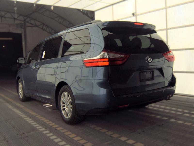 Photo 3 from auction – 2016 TOYOTA SIENNA with VIN 5TDYK3DC7GS758654