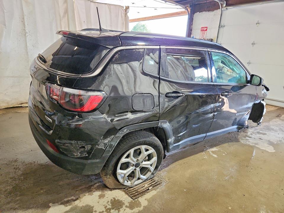 Photo 3 from auction – 2025 JEEP COMPASS with VIN 3C4NJDBN2ST590842