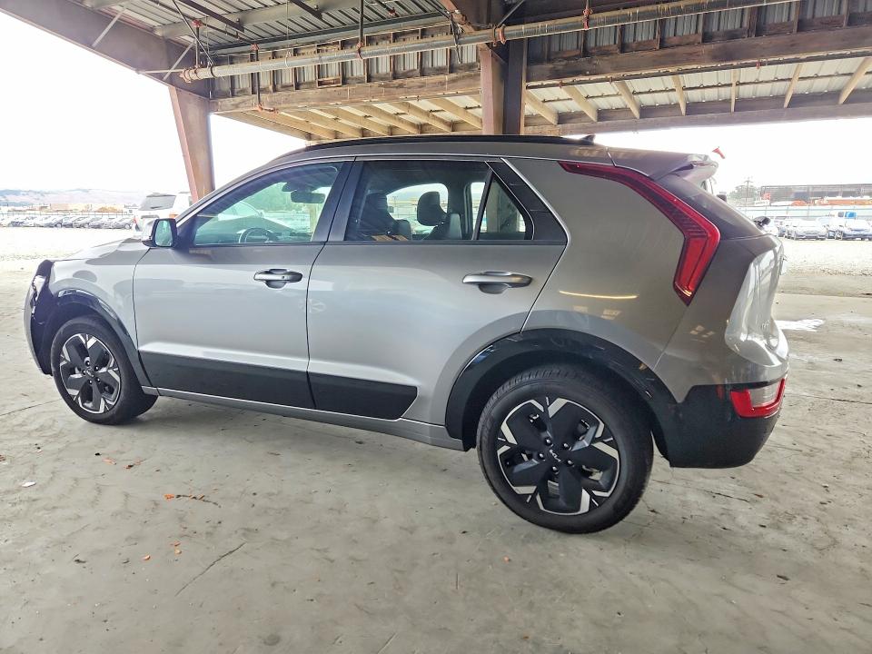 Photo 2 from auction – 2023 KIA NIRO with VIN KNDCR3L13P5028882