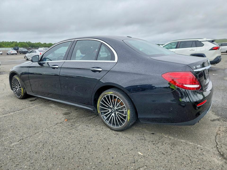 Photo 2 from auction – 2017 MERCEDES-BENZ E with VIN WDDZF4KB4HA077655