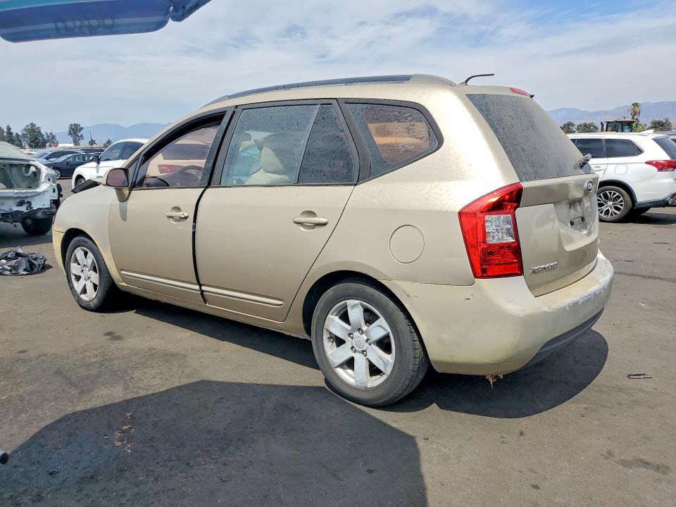 Photo 2 from auction – 2008 KIA RONDO with VIN KNAFG526787174152