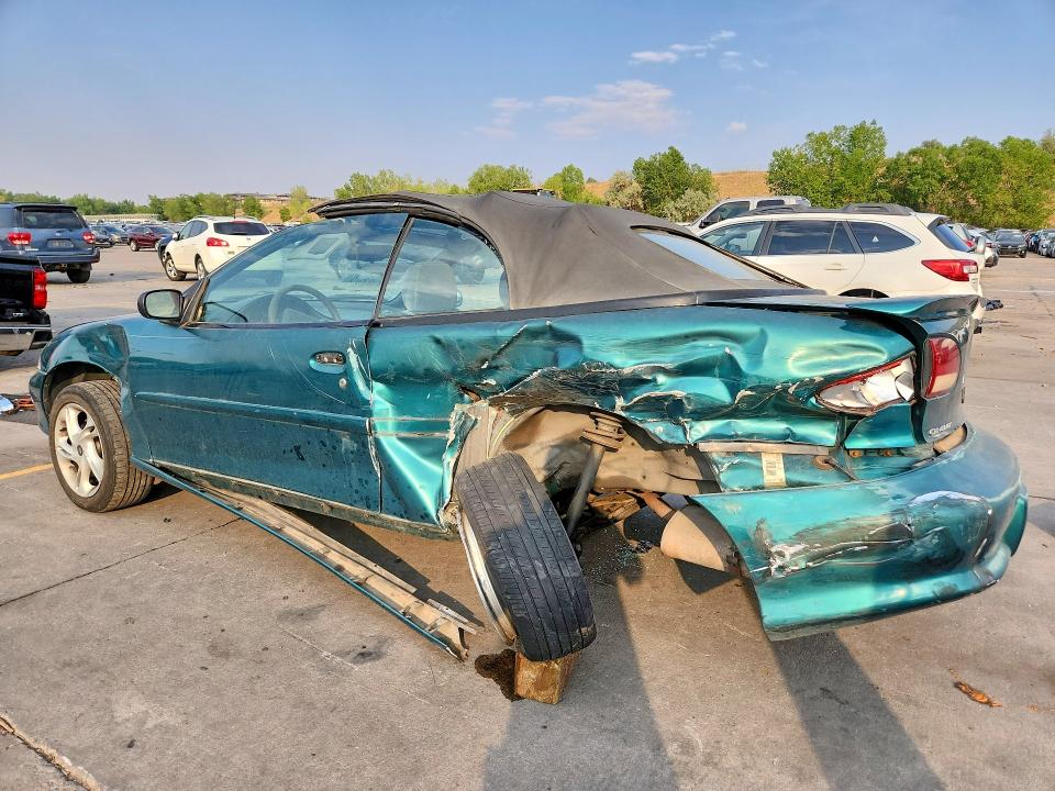 Photo 2 from auction – 1998 CHEVROLET CAVALIER with VIN 4G1JF3246WB903133