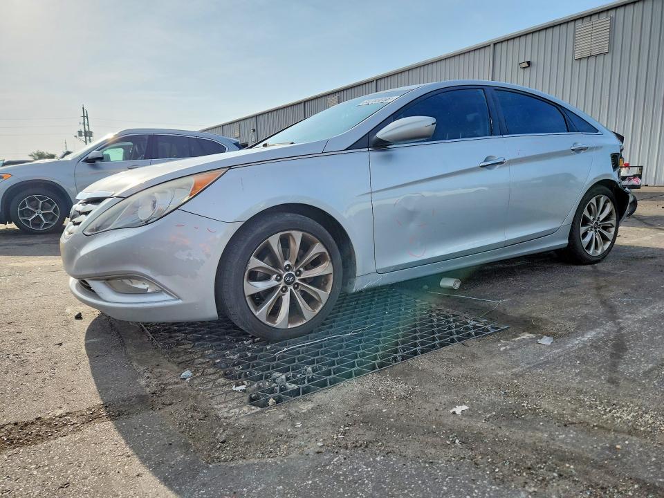 HYUNDAI SONATA 2013 with VIN 5NPEC4AC5DH532866 - Photo from auction