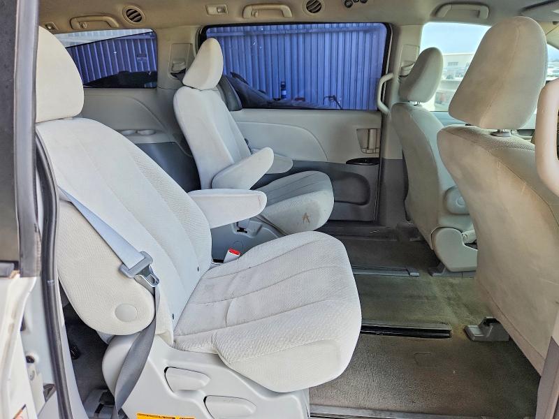 Photo 11 from auction – 2012 TOYOTA SIENNA with VIN 5TDKA3DC1CS015877