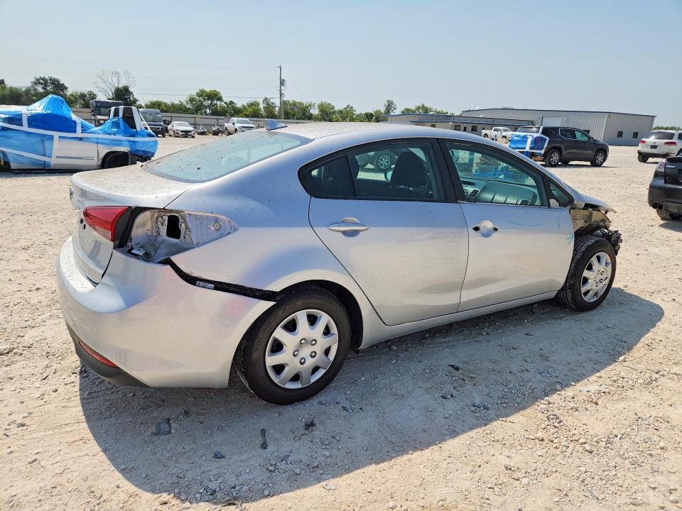 Photo 3 from auction – 2017 KIA FORTE with VIN 3KPFK4A73HE047422