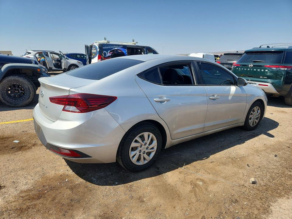 Photo 3 from auction – 2019 HYUNDAI ELANTRA with VIN 5NPD74LF9KH482297