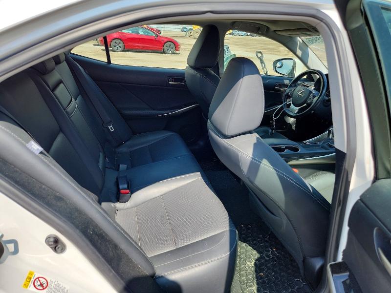 Photo 10 from auction – 2017 LEXUS IS with VIN JTHCM1D25H5015948