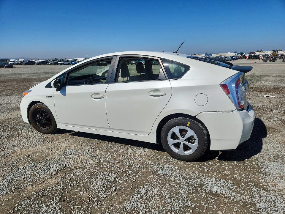 Photo 2 from auction – 2014 TOYOTA PRIUS with VIN JTDKN3DU4E1831446