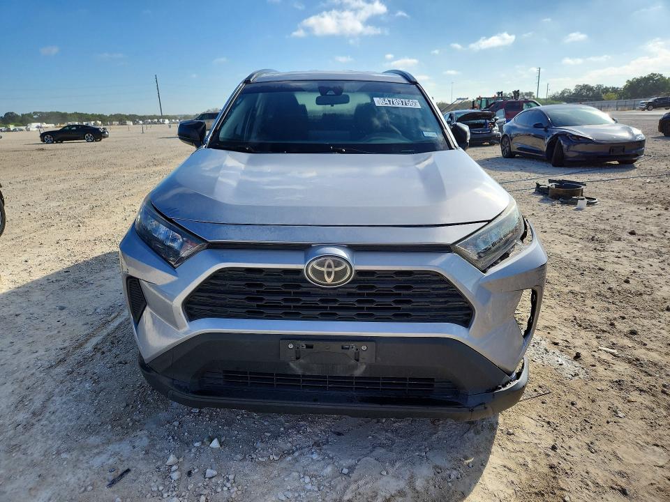Photo 5 from auction – 2019 TOYOTA RAV4 with VIN JTMH1RFVXKD004740