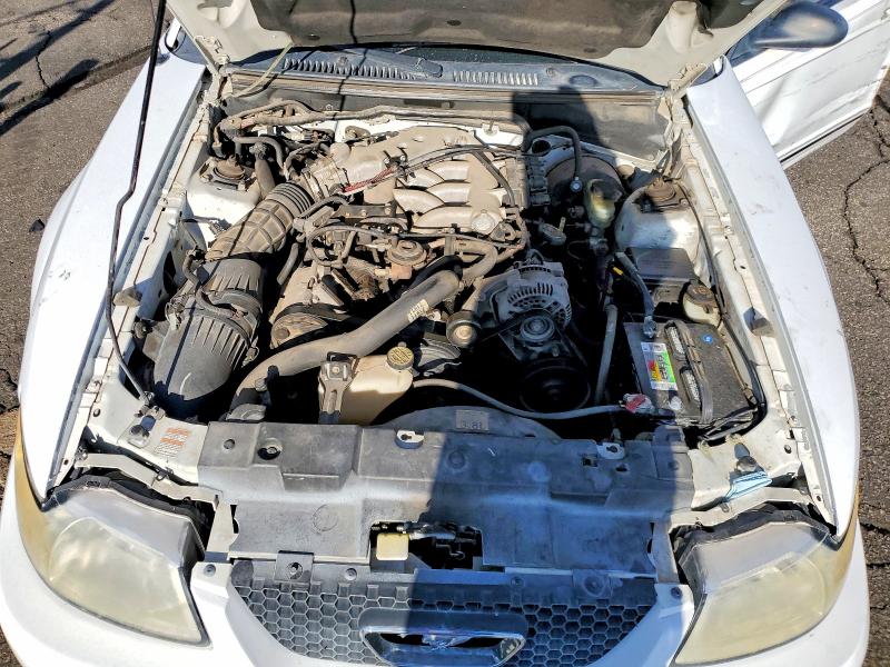 Снимка 11 от търг – 2000 FORD MUSTANG с VIN 1FAFP4046YF245688