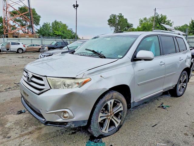 TOYOTA HIGHLANDER 2013 مع رقم تعريف المركبة 5TDYK3EH3DS090759 - صورة من المزاد