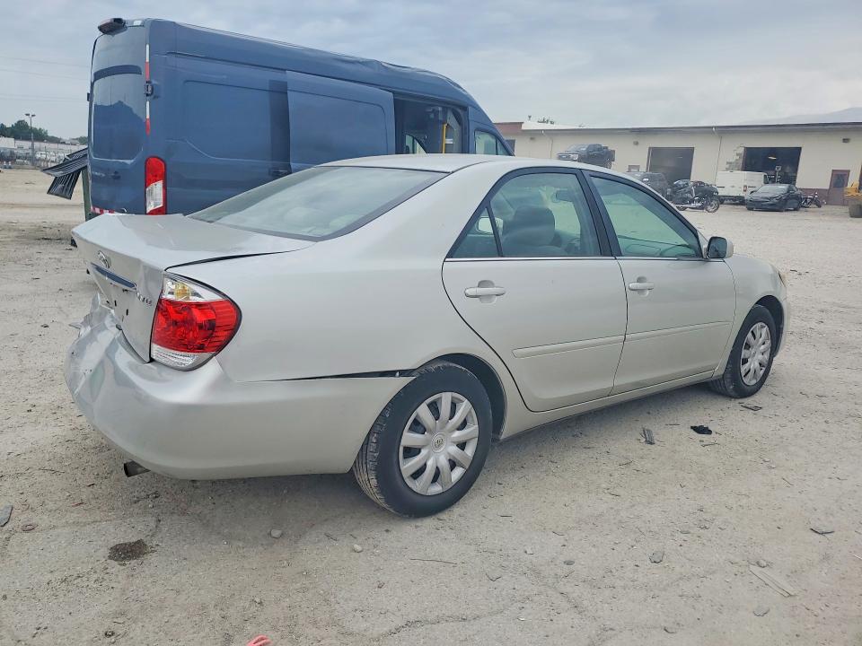 Photo 3 from auction – 2005 TOYOTA CAMRY with VIN 4T1BE32K25U625957