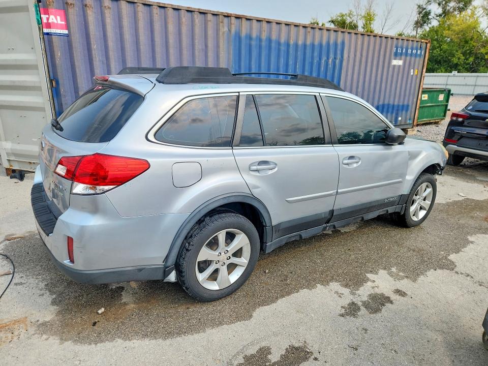 Photo 3 from auction – 2014 SUBARU OUTBACK with VIN 4S4BRBAC5E3277909