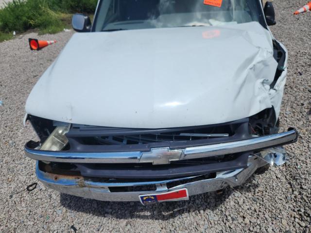 Photo 11 from auction – 2000 CHEVROLET SILVERADO with VIN 1GCEC19T5YZ146000