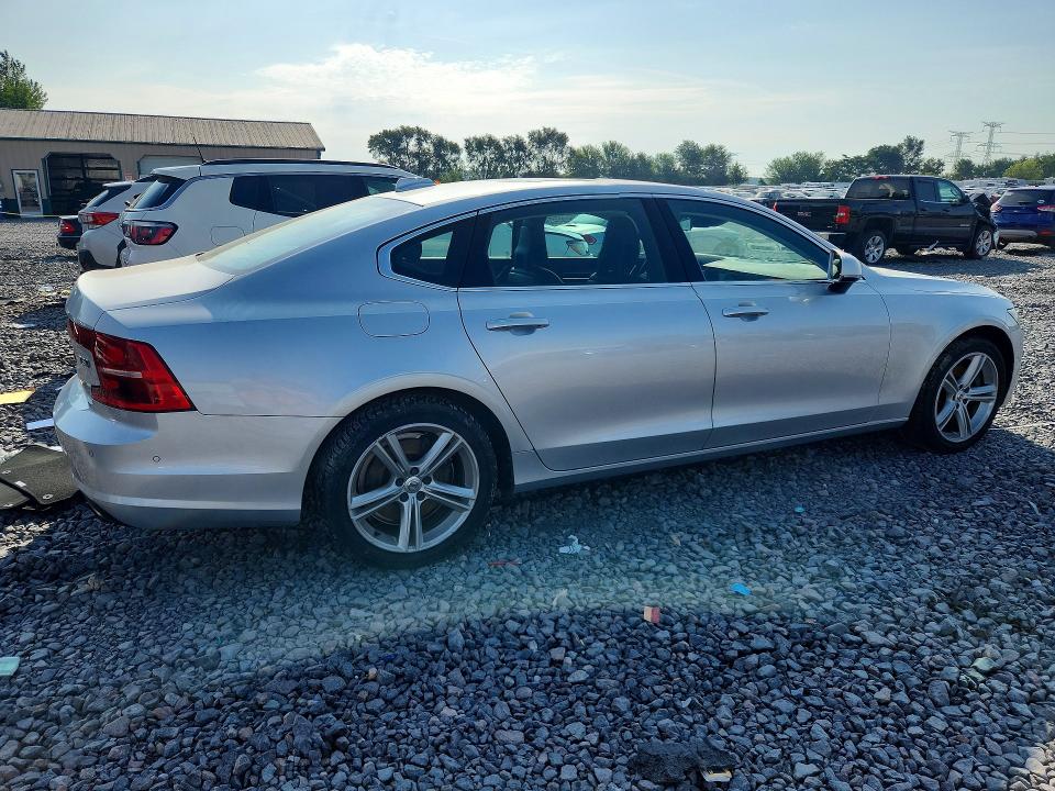 Photo 3 from auction – 2018 VOLVO S90 with VIN LVY982MK2JP015155