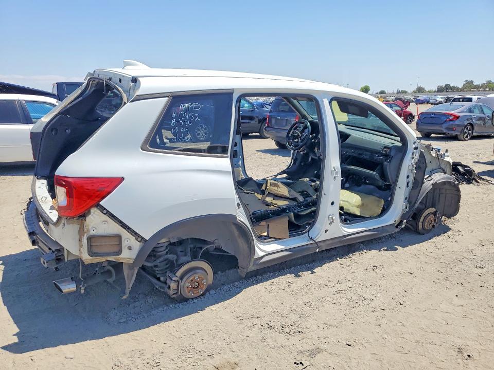 Photo 3 from auction – 2021 HONDA PASSPORT with VIN 5FNYF8H58MB037899
