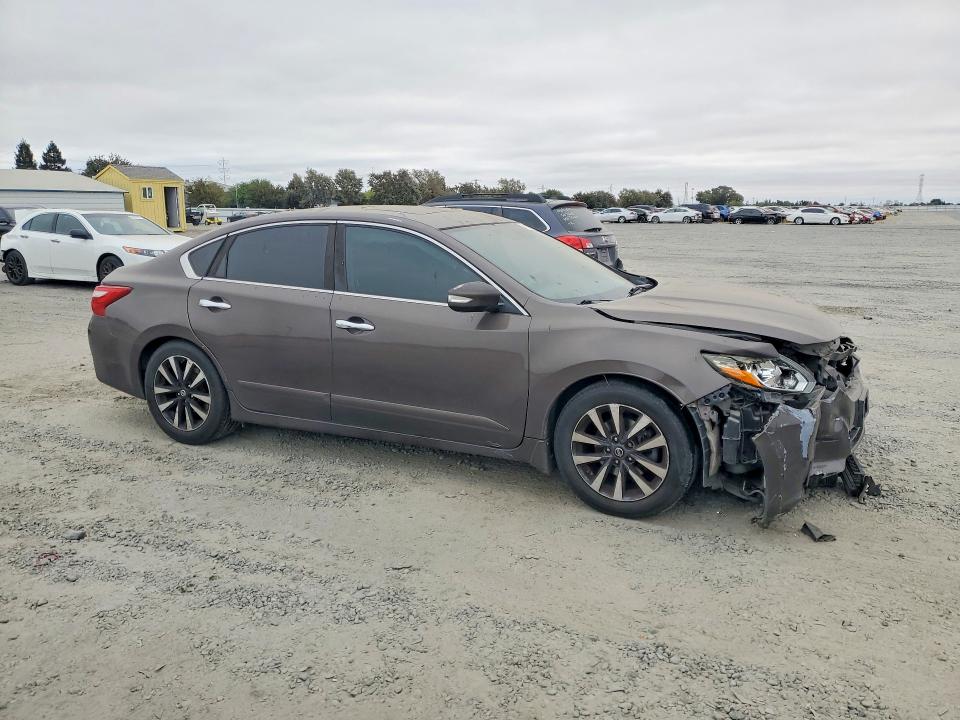 Photo 4 from auction – 2016 NISSAN ALTIMA with VIN 1N4AL3AP7GC282788