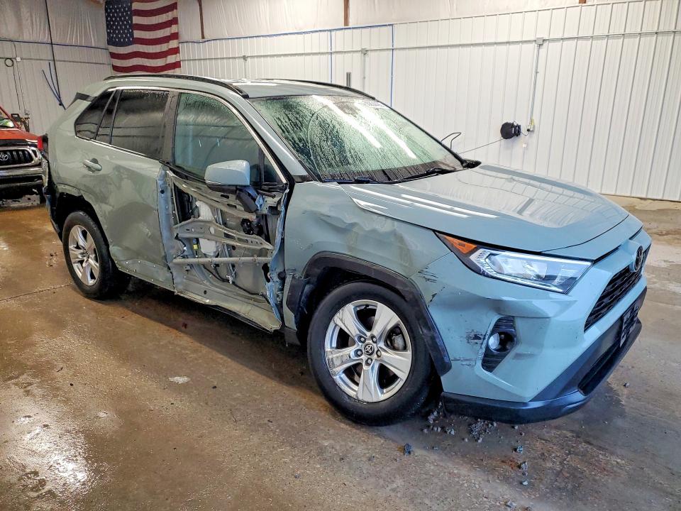 Photo 4 from auction – 2021 TOYOTA RAV4 with VIN 2T3P1RFV0MW237494