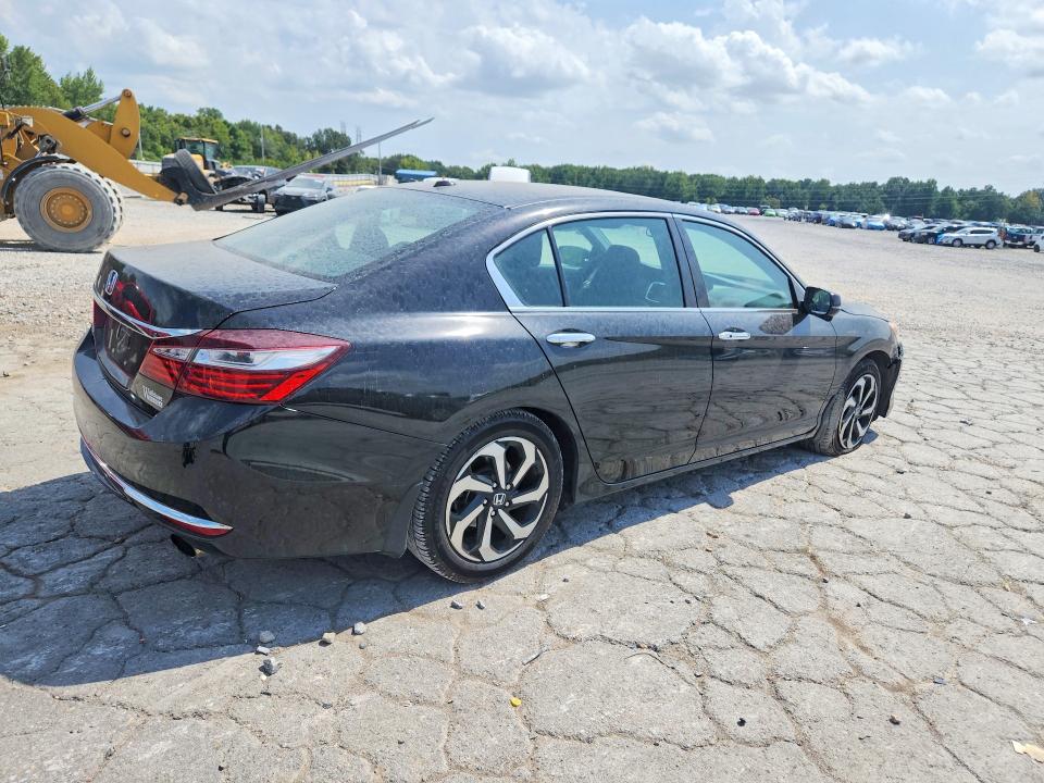 Photo 3 from auction – 2017 HONDA ACCORD with VIN 1HGCR2F89HA116042