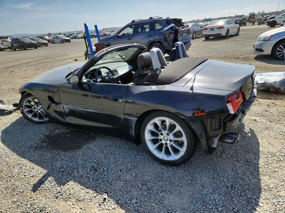 Photo 2 from auction – 2006 BMW Z4 with VIN 4USBU53596LX00988