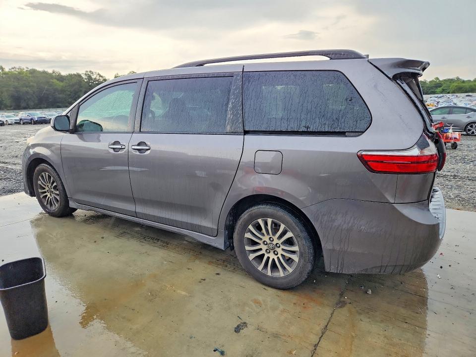 Photo 2 from auction – 2018 TOYOTA SIENNA with VIN 5TDYZ3DC4JS958877