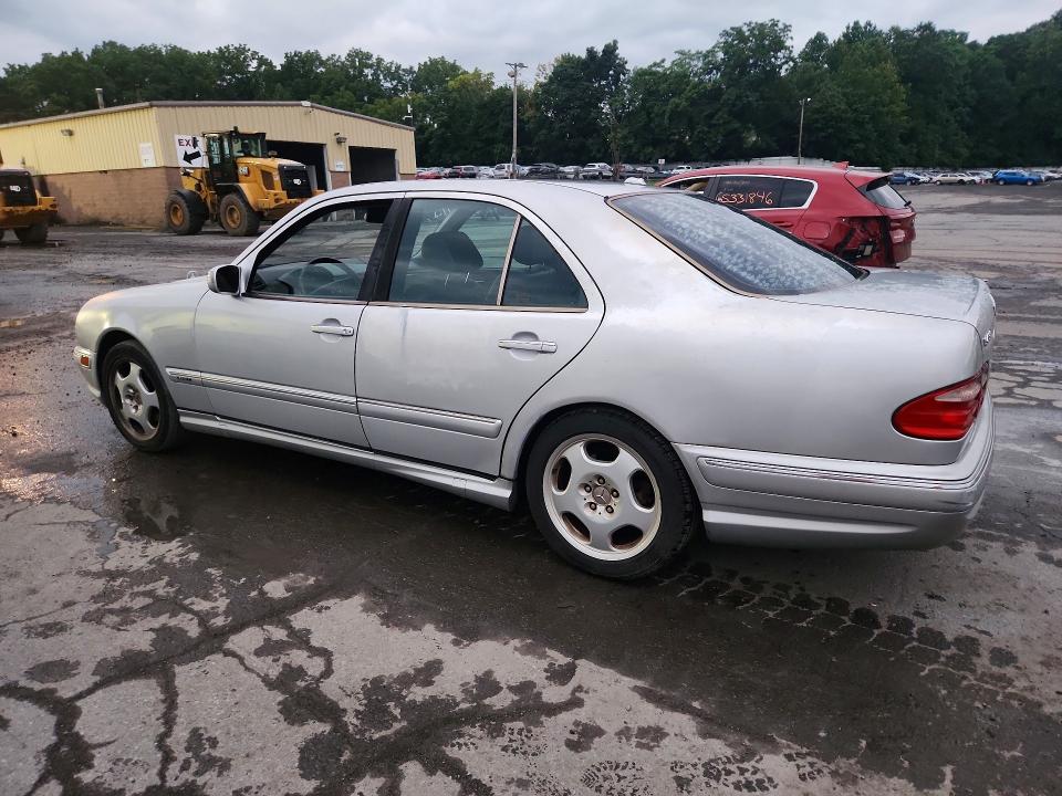 Photo 2 from auction – 2000 MERCEDES-BENZ E with VIN WDBJF70J7YB065964