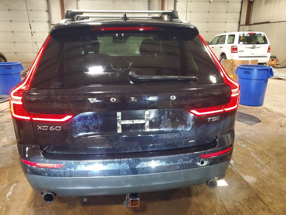 Photo 6 from auction – 2019 VOLVO XC60 with VIN LYV102RK2KB176865