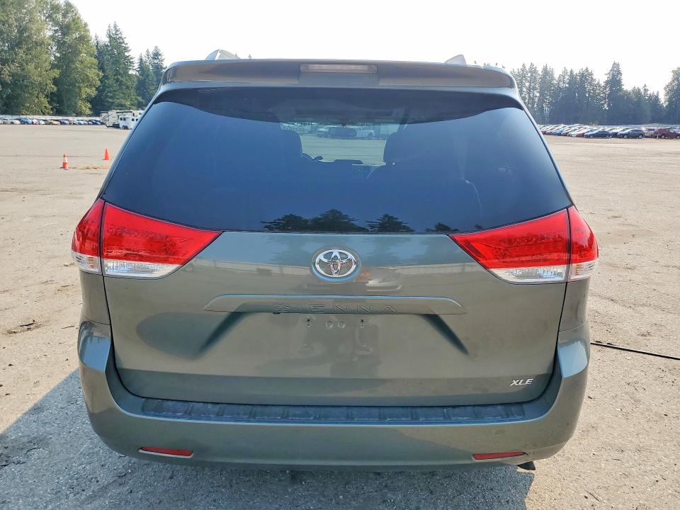 Photo 6 from auction – 2013 TOYOTA SIENNA with VIN 5TDYK3DC5DS300154